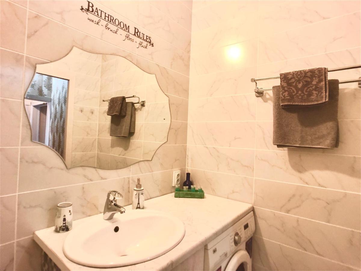 Cozy Three-Room Apartment With Mountain View Αλμάτι Εξωτερικό φωτογραφία