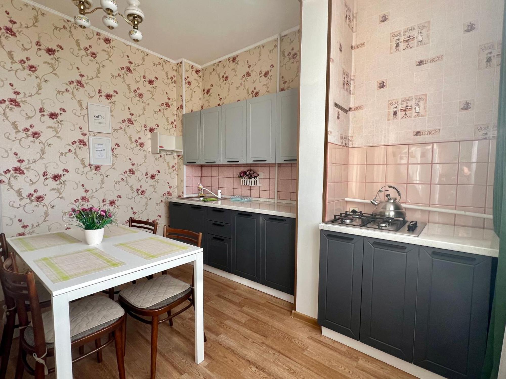 Cozy Three-Room Apartment With Mountain View Αλμάτι Εξωτερικό φωτογραφία
